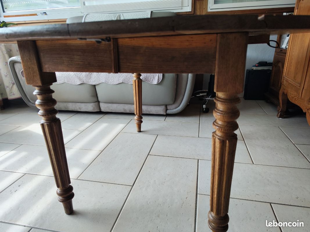 Table ronde en chêne (image 4)