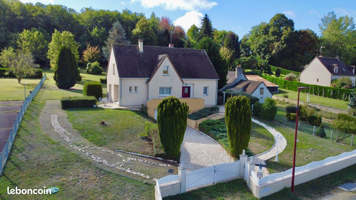 Maison 6 pièces 140 m² · à Briosne-lès-Sables · 140 m² · 235 000 €