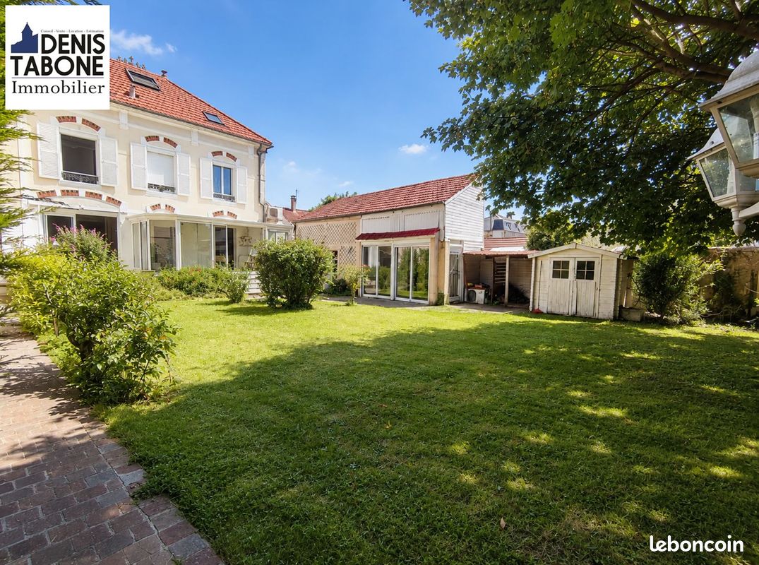 Maison 12 pièces 231 m² · à Montlignon · 231 m² · 748 000 €