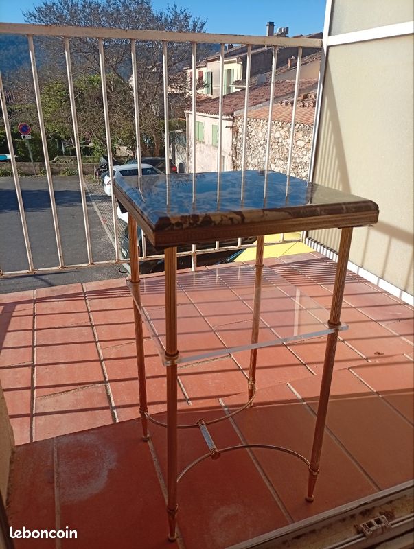 Table d'appoint (image 2)