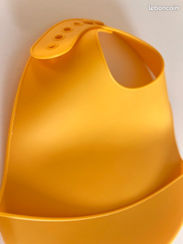 Bavoir bébé en silicone jaune (image 3)