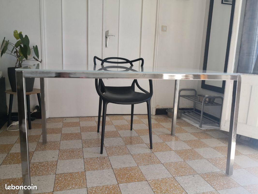 Vends table plateau en verre, pieds inox 135/85 cm (image 2)