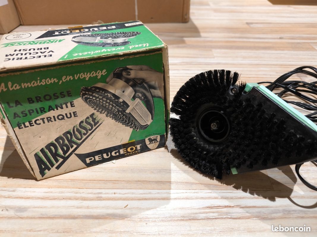 Ensemble De Brosses à Dents Réalistes Vectorielles | Vecteur Premium