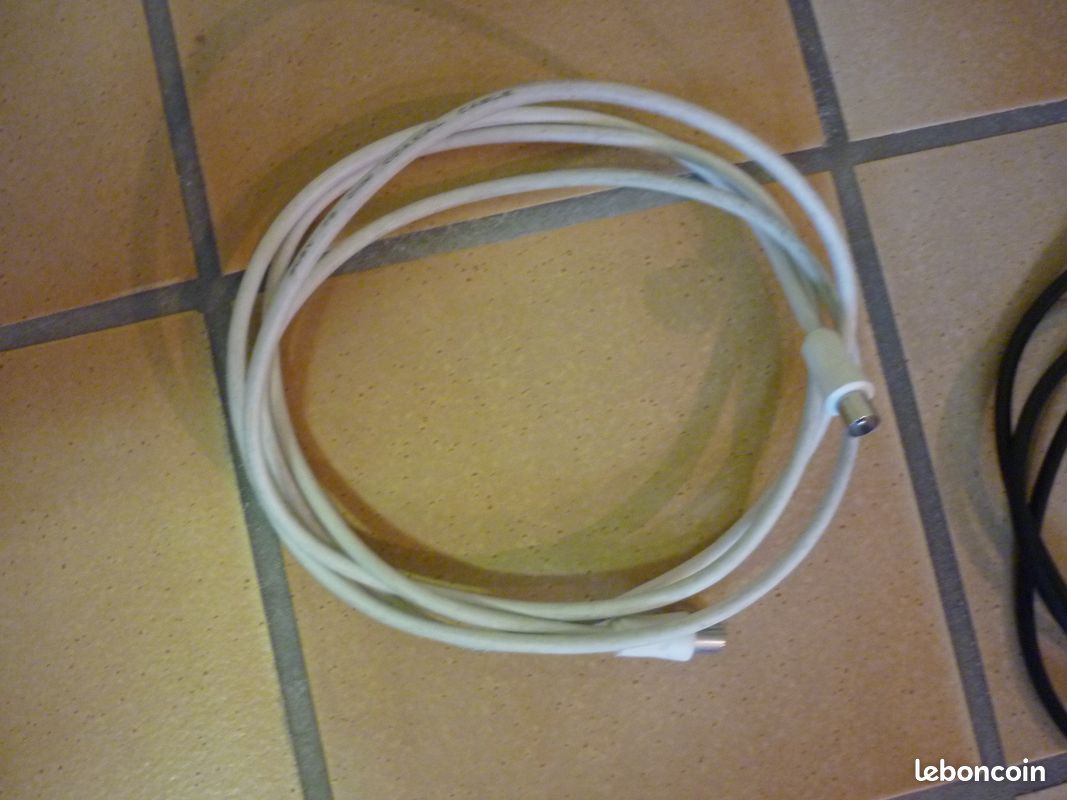 Cordon de cable T.V (image 2)