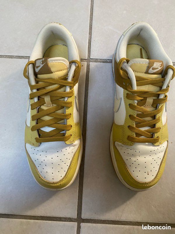 Nike Dunk Low jaune et blanc taille 40 Chaussures