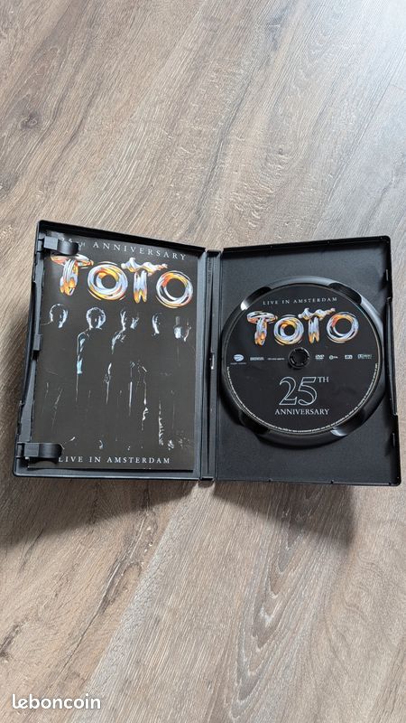 Toto live in Amsterdam (image 2)