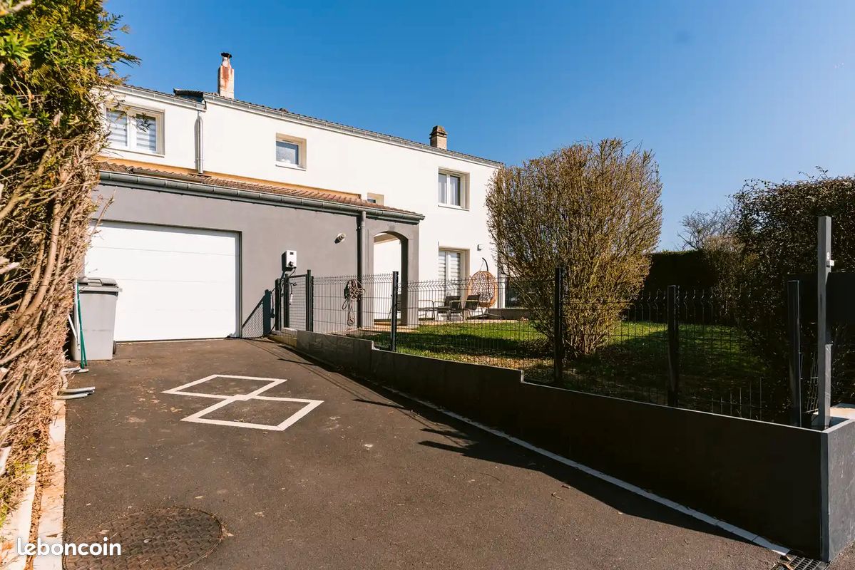 Maison 7 pièces 116 m² · à Fèves · 116 m² · 329 000 €