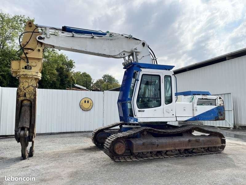 Liebherr R924B HD-SL + PINCE A FERRAILLES (image 1)