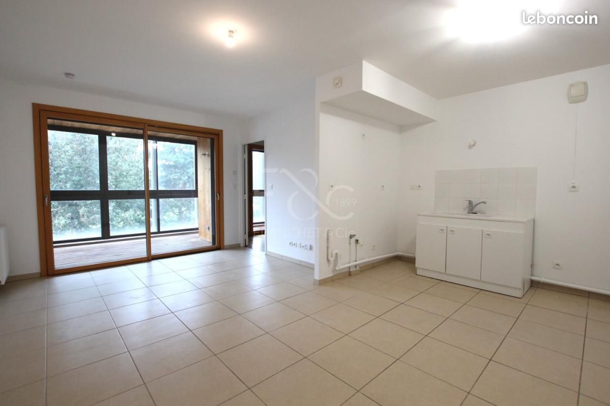 Appartement 2 pièces 46 m² · à Tassin-la-Demi-Lune · 46 m² · 910 €/mois