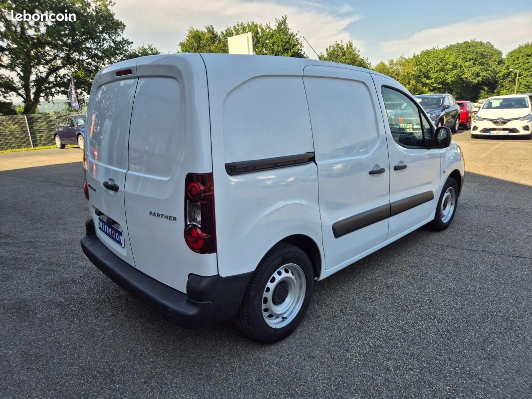Peugeot Partner FOURGON STANDARD 1.6 BLUEHDI 100 S&S BVM5 PREMIUM (image 5)