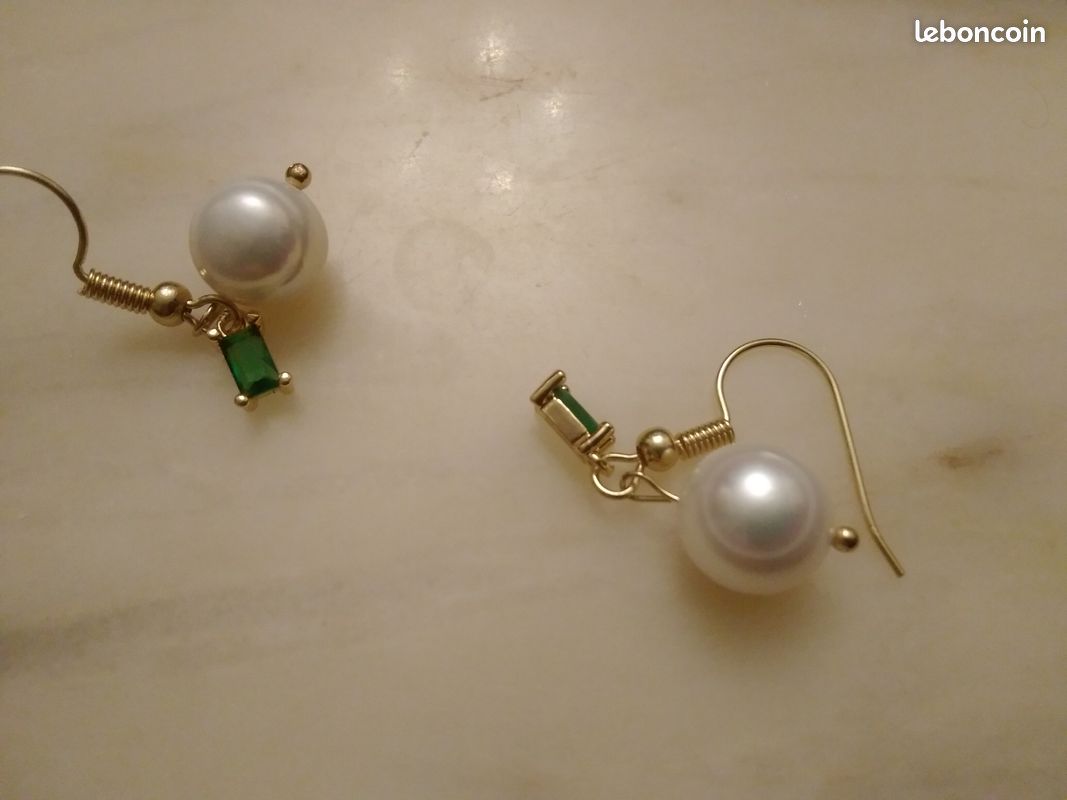 Boucles d'oreilles en pierres lles - bijoux