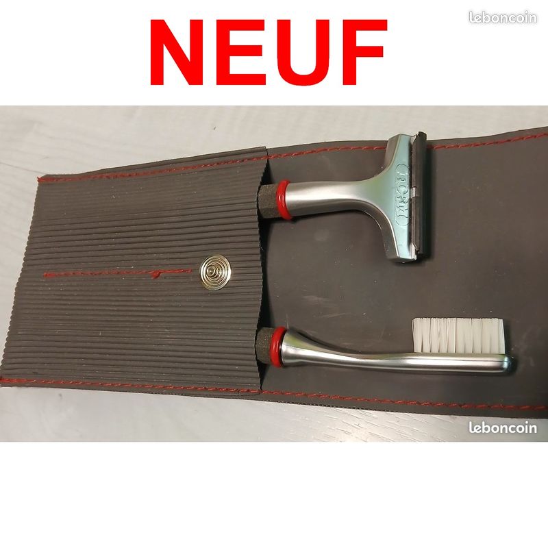 NEUF : Ensemble Rasoir et Brosse à Dent - Pochette pour Voyage (image 1)
