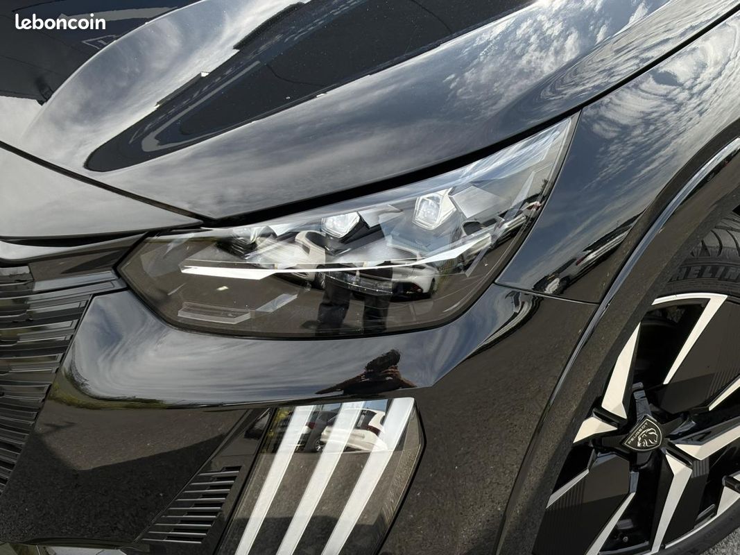 PEUGEOT 208 Hybrid 110 e-DSC6 GT avec Caméra, Clé mains libres et Apple Car Play (image 3)