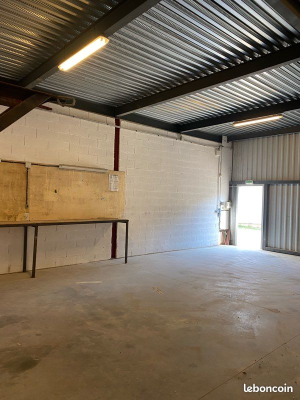 1 pièce 200 m² · à Fabrègues · 200 m² · 2 000 €/mois