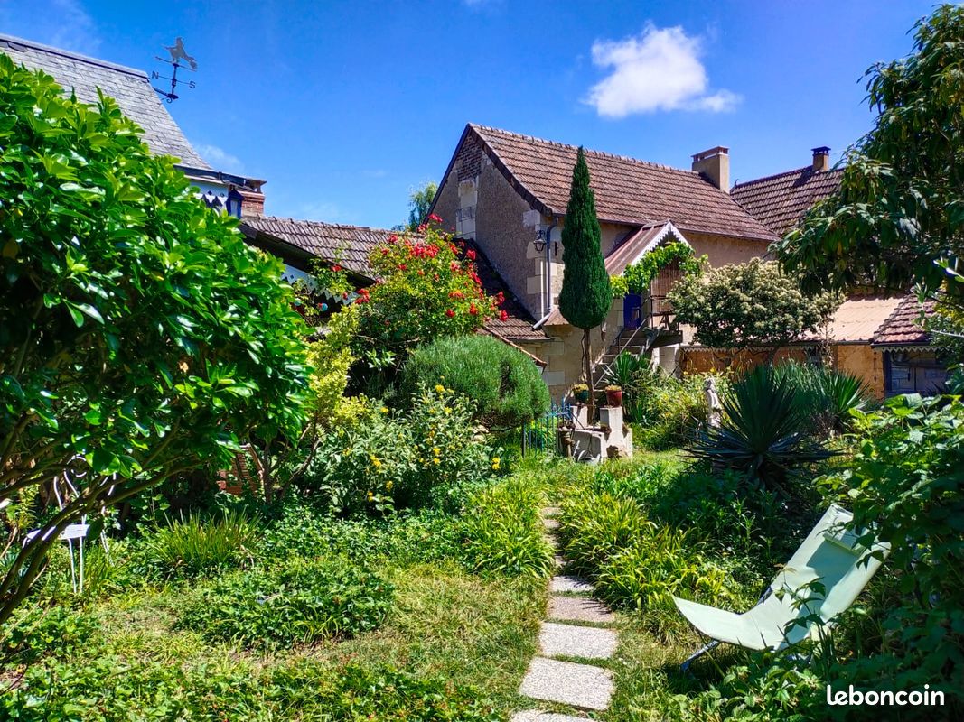 Jardin Yuccas Cottage - Gite en vallée touristique du Loir - Sud Sarthe (image 2)
