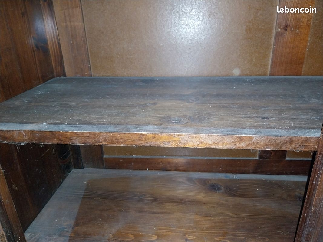 Meuble bas en bois massif (image 5)