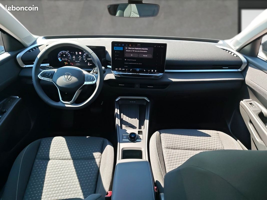Volkswagen T-Roc 1.5 E-TSI 150CV - LIFE DSG 10 KMS (image 12)