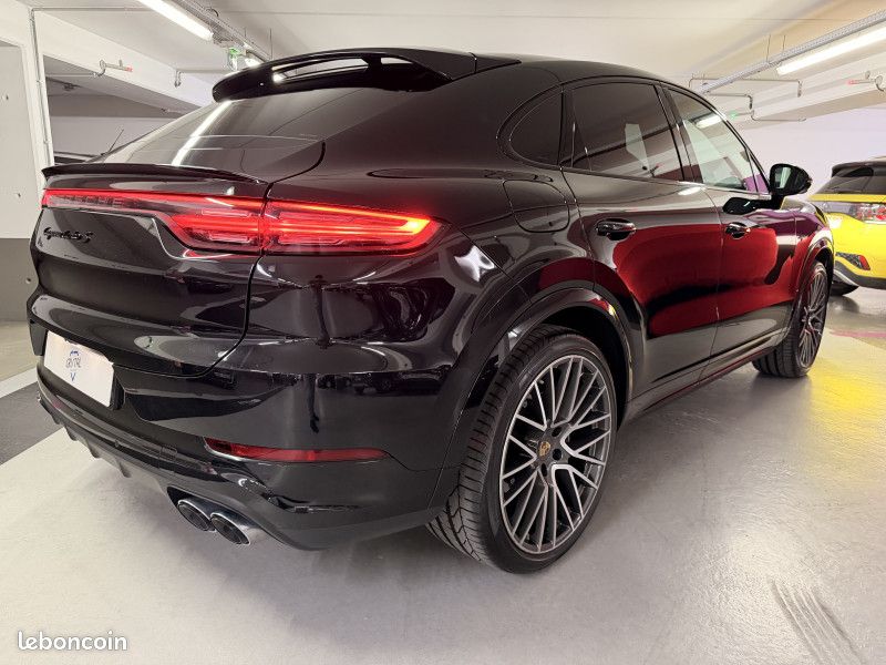 Porsche CAYENNE COUPE (9YB) 4.0 V8 680CH TURBO S E-HYBRID*PCCB*ECRANS ARRIÈRES*20KE d'options (image 2)