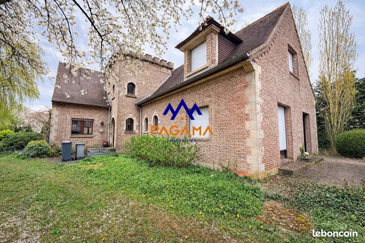 Maison 8 pièces 258 m² · à Caudry · 258 m² · 294 000 €