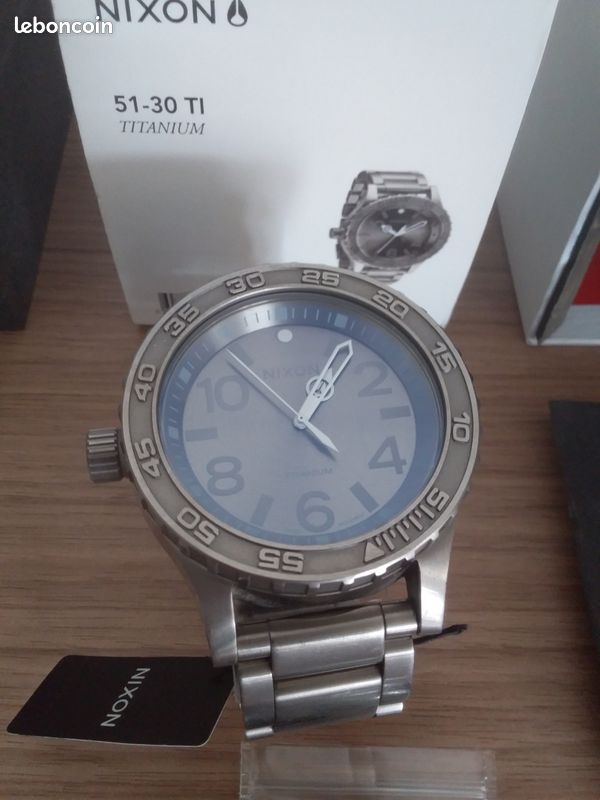 Montre titane NIXON (image 1)