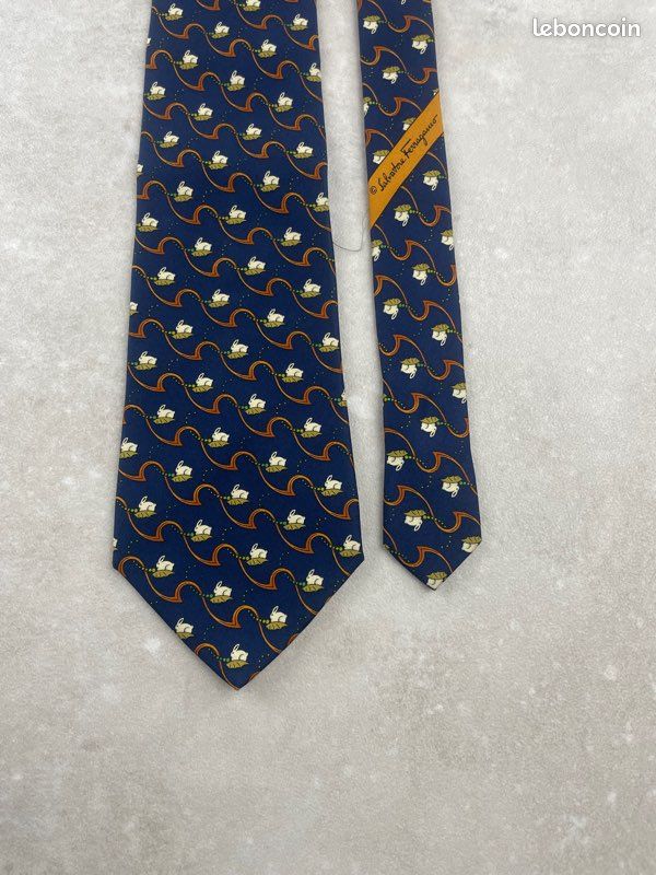 Cravate Pure Soie Bleu Marine à Motif - Occasion Très Bon état, Taille Unique Homme