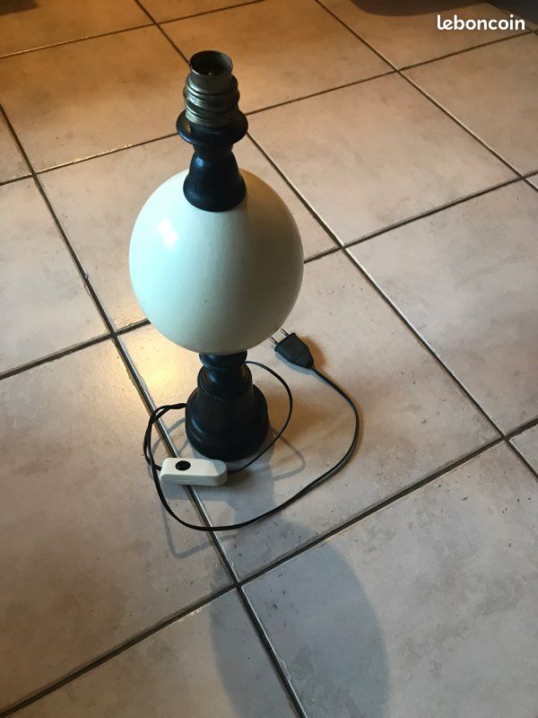 Pied de lampe œuf d’autruche (image 1)
