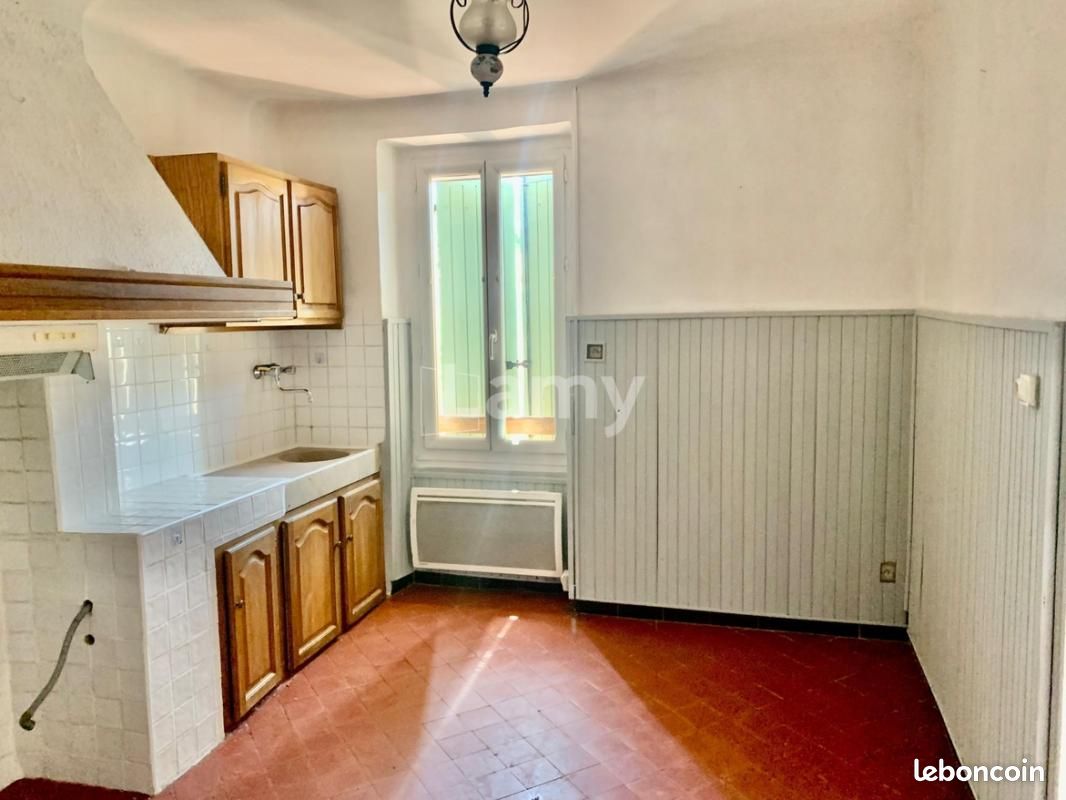 Appartement 3 pièces 56 m² · à Trets · 56 m² · 625 €