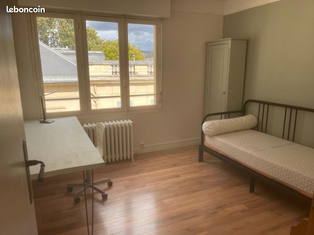 3 chambres à louer chez l'habitant appartement 5p Versailles Saint-Louis - Etudiants Classe prépa (image 1)