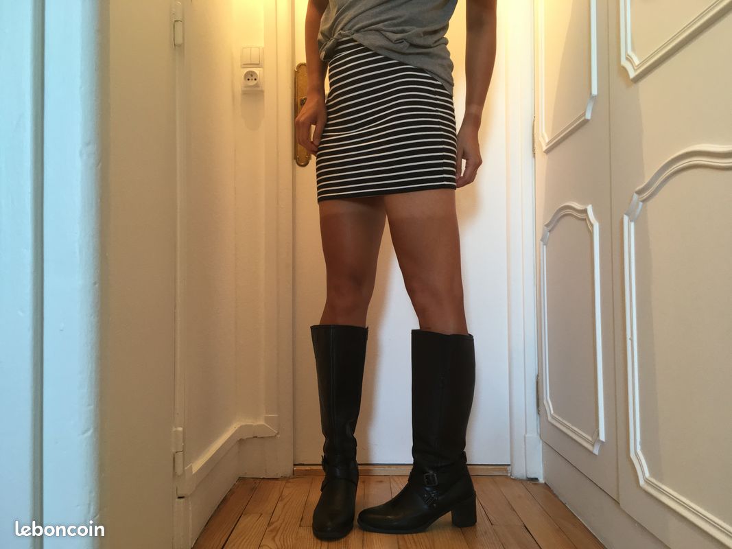 Chaussures noir à Versailles bottes en cuir noir de la marque