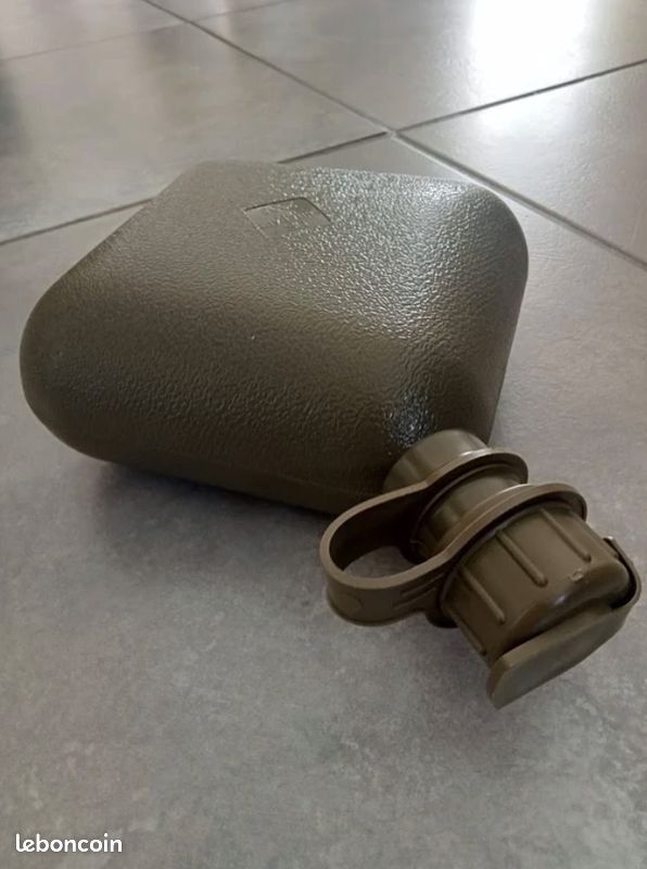 Gourde US Skilcrart, en plastique vert olive, neuve (image 9)