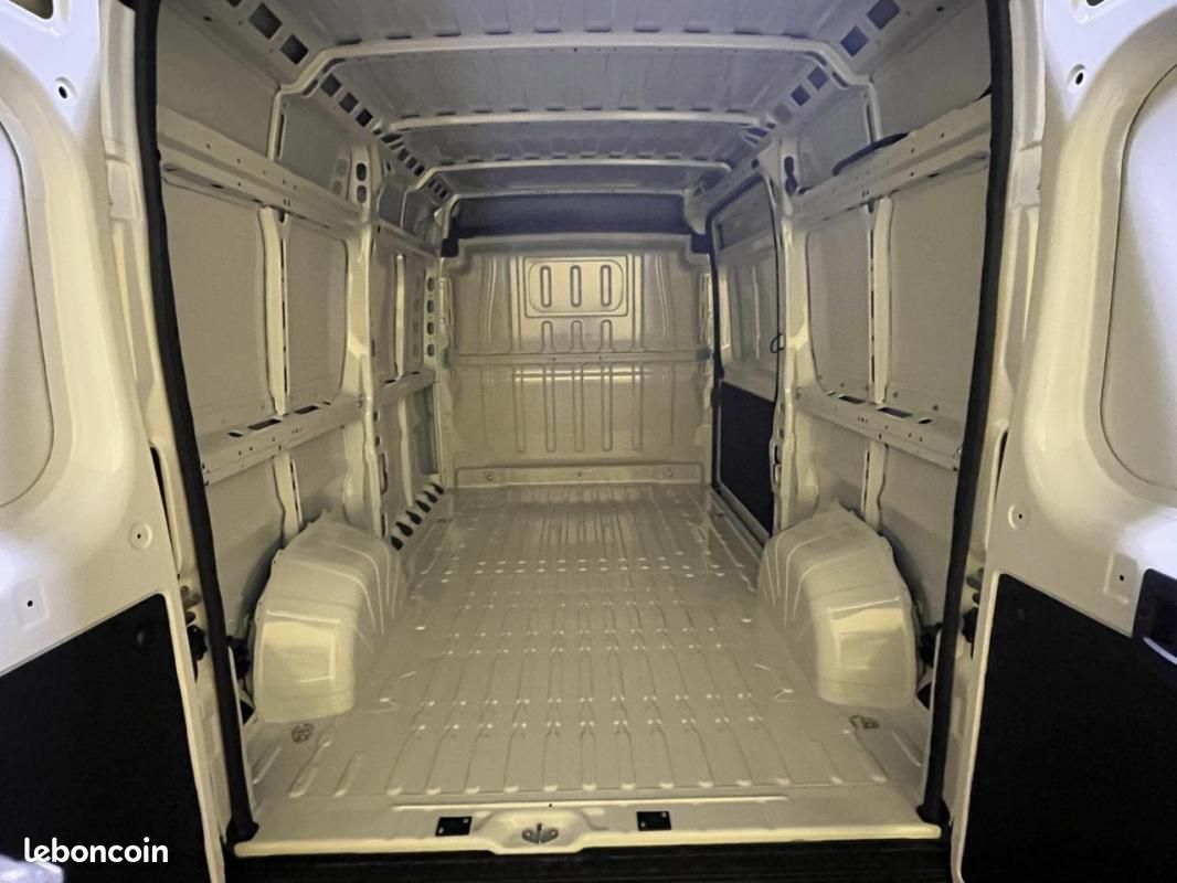 Fiat Ducato Fourgon 3.3 L2H2 2.2 - 140cv S&S III / caméra de recul roue secours 23983 H (image 12)