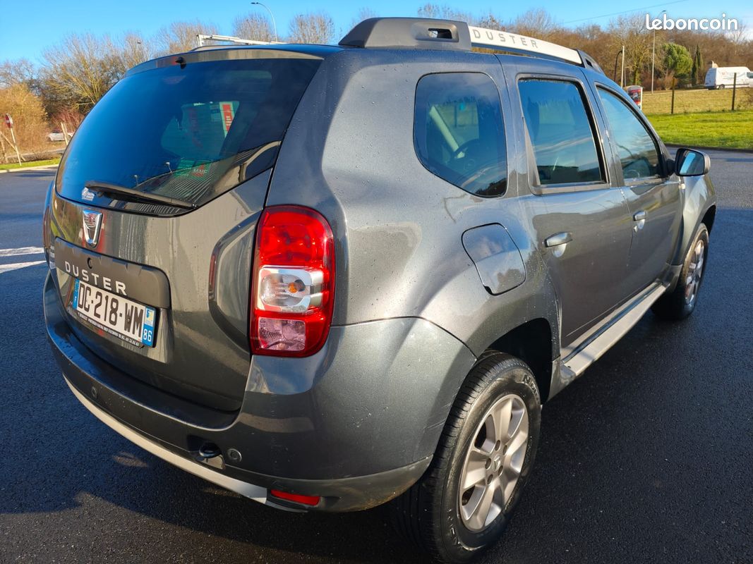 DACIA Duster 152000KM ANNEE 2014 ESSENCE Phase 2 SUV 1.2L 125 CV (image 5)