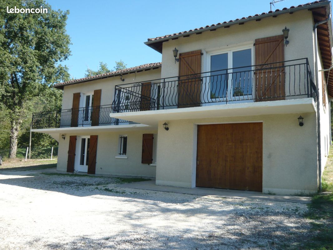 Maison 4 pièces 124 m² · à Château-l'Évêque · 124 m² · 800 €/mois