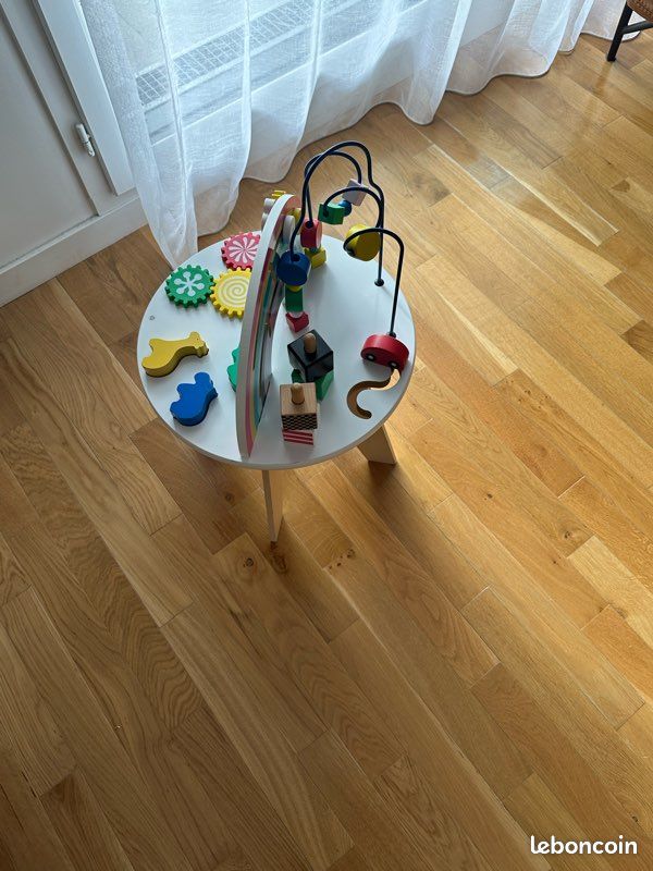 Table d’éveil multi-activités en bois — excellent état (image 5)