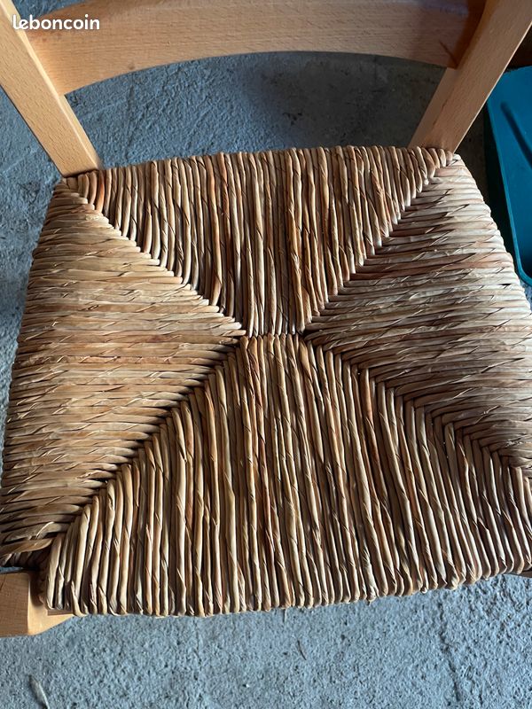 Chaises en bois (image 1)