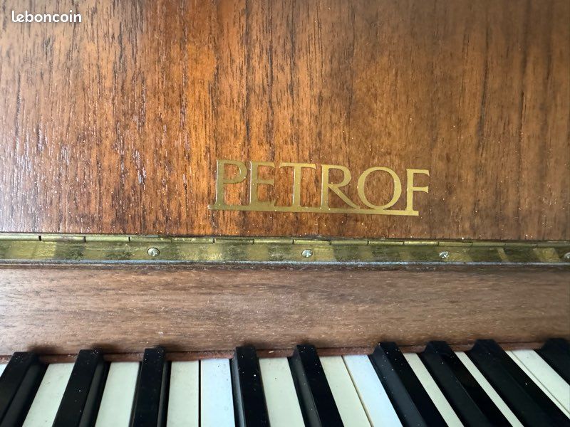 Piano Petrof (image 4)