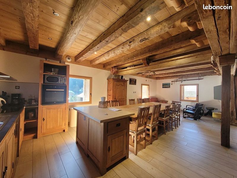 Appartement 5 pièces 113 m² · à Saint-Jean-de-Sixt · 113 m² · 2 280 €/mois