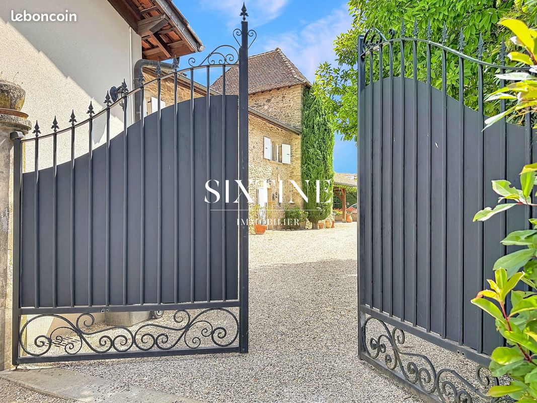 Maison 7 pièces 260 m² · à Bourgoin-Jallieu · 260 m² · 575 000 €