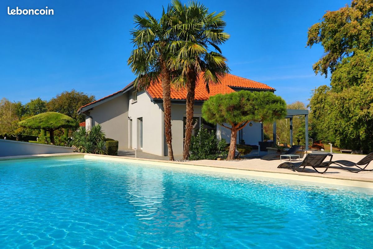 Maison 7 pièces 177 m² · à Attignat · 177 m² · 550 000 €