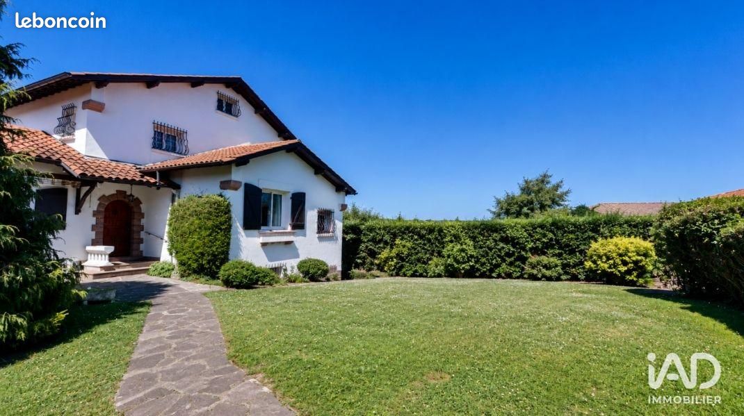 Maison 6 pièces 221 m² · à Saint-Jean-de-Luz · 221 m² · 1 080 000 €