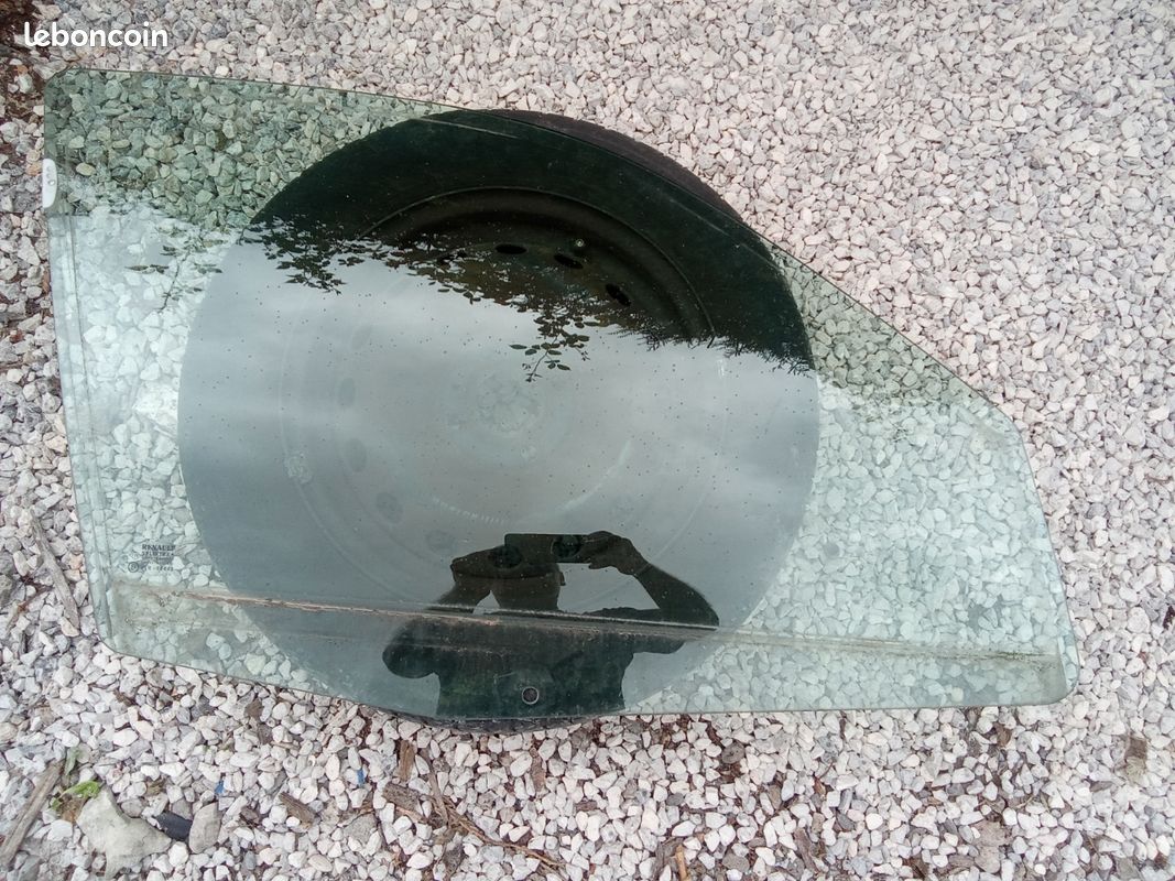 Vitre avant droite Renault Clio 2 1998 a 2010 (image 1)
