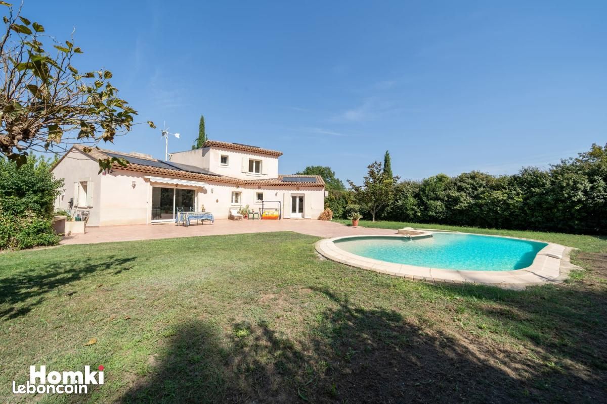 Maison 10 pièces 290 m² · à Saint-Estève-Janson · 290 m² · 970 000 €
