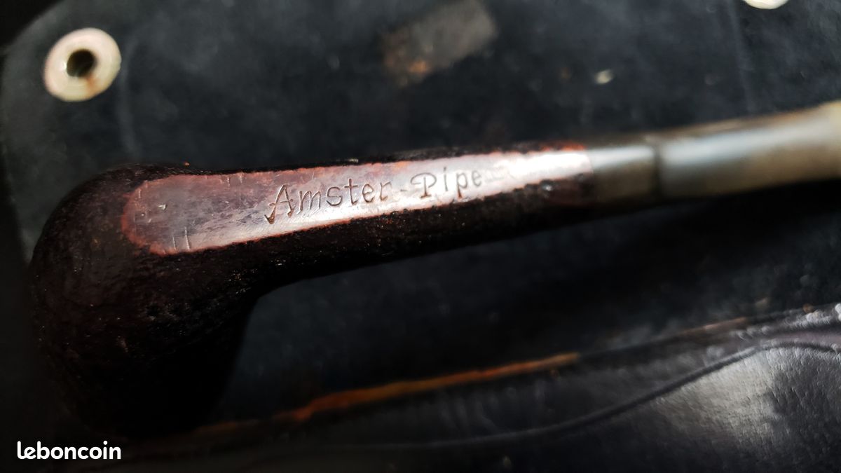 Pipe, Amster pipedans sa sacoche en cuir noir lisse.. Très bon état (image 5)