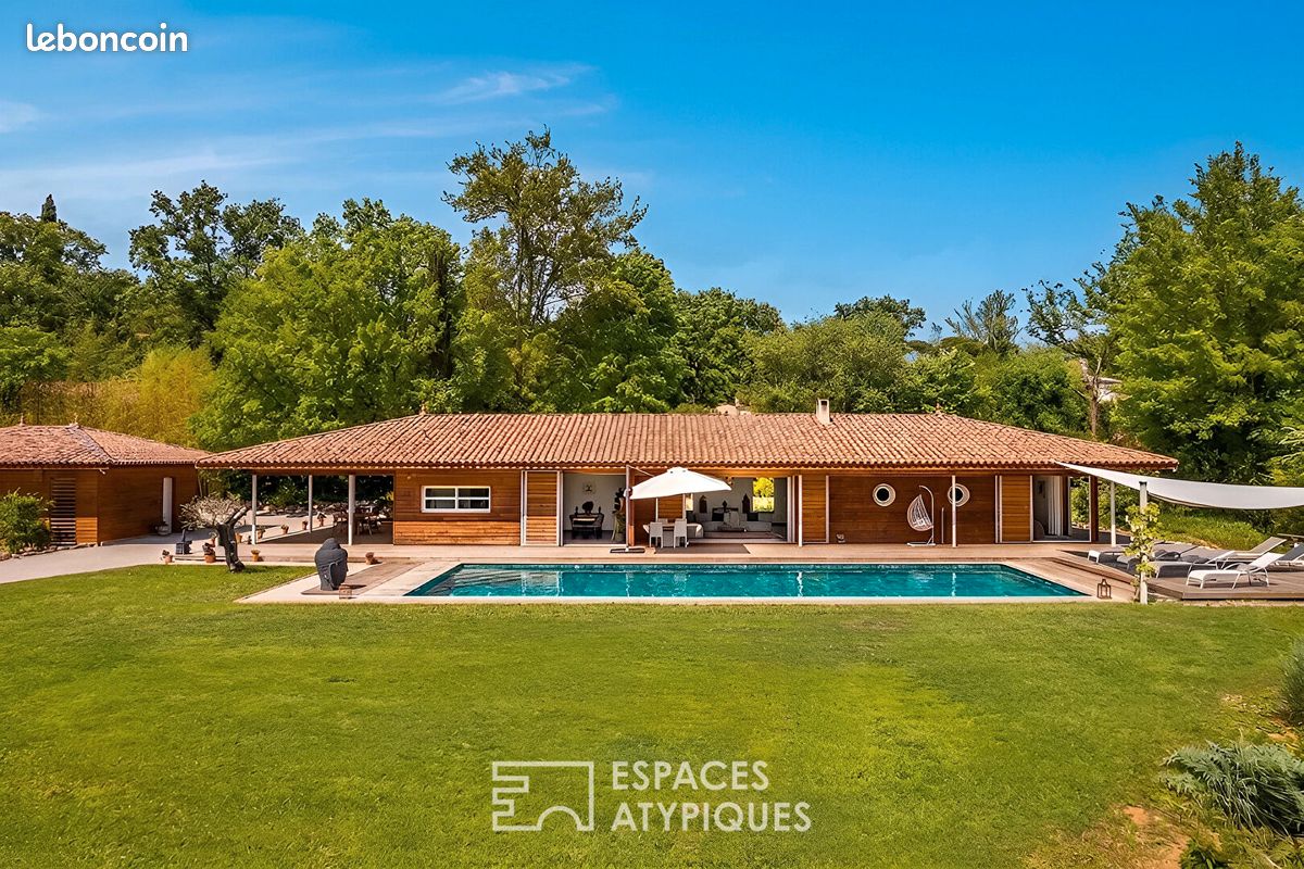 Maison 7 pièces 223 m² · à Bagnols-en-Forêt · 223 m² · 1 575 000 €