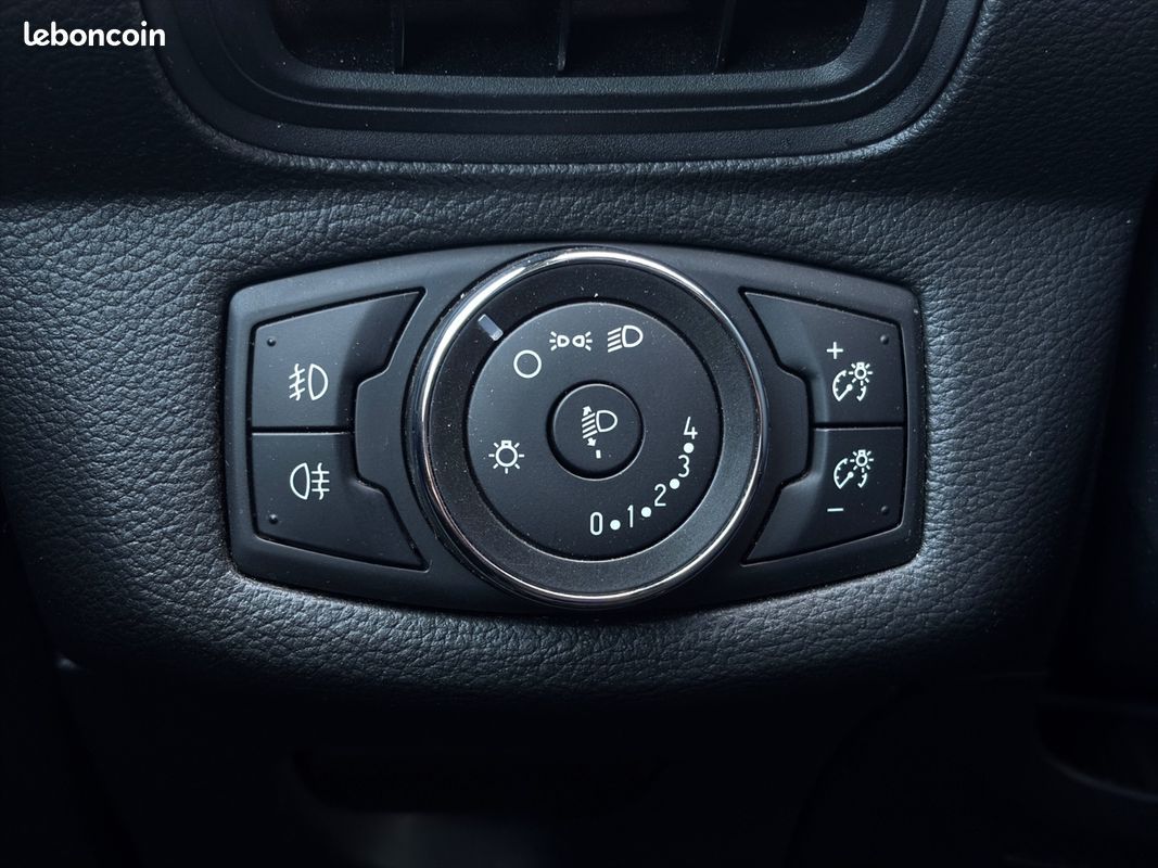 FORD B-MAX 1.5 TDCi 75 SS Titanium (image 20)