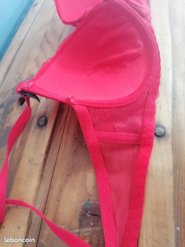 Soutien gorge rouge taille 90B (image 12)