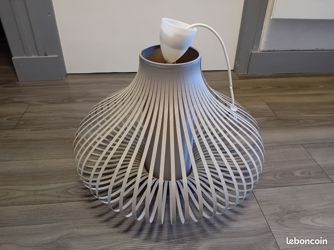 Plafonnier design (image 1)