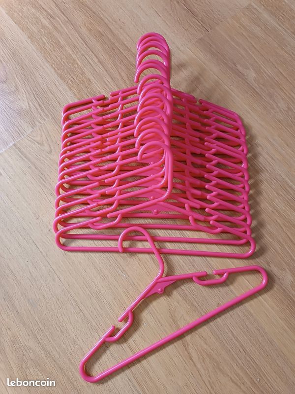 Lot de 15 cintres enfant (image 1)