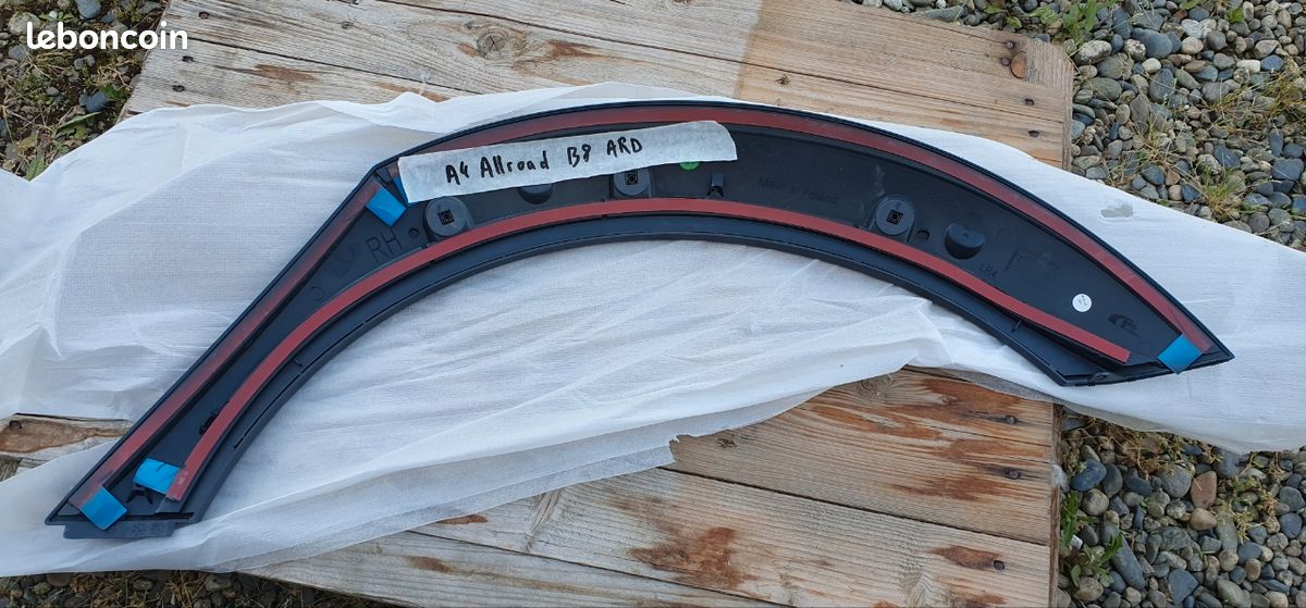Bavette Pare-boue Intérieure Aile Avant Droit - Référence 8L0821172B / 63014487 - Neuf - Marque AutoiCenter