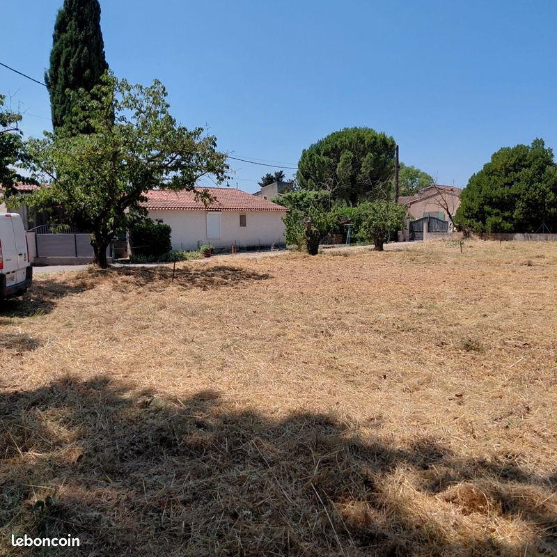 Terrain libre constructeur · à Mallemort · 180 000 €